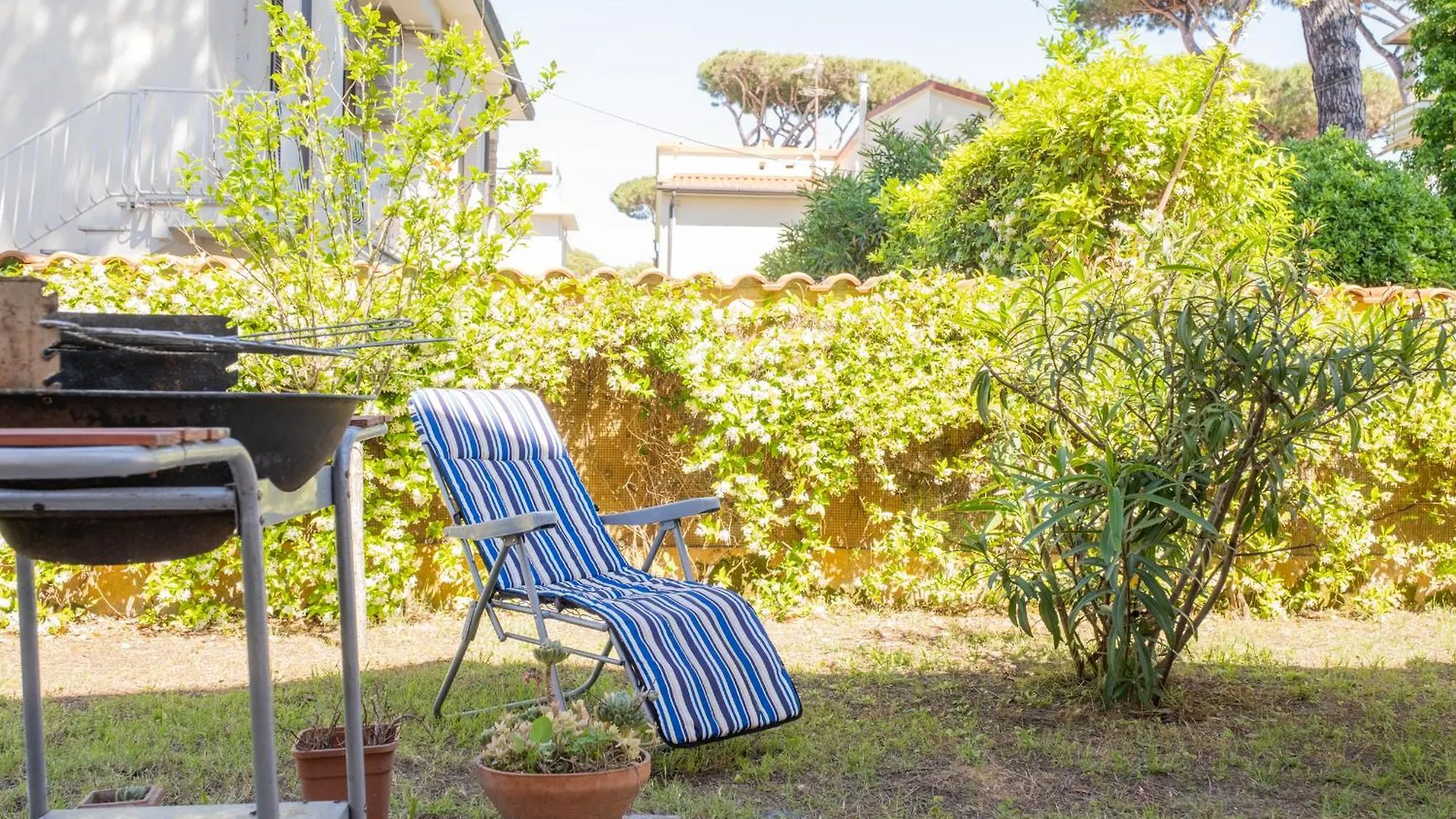 Welcomely - Tirrenia Fronte Mare Apartment